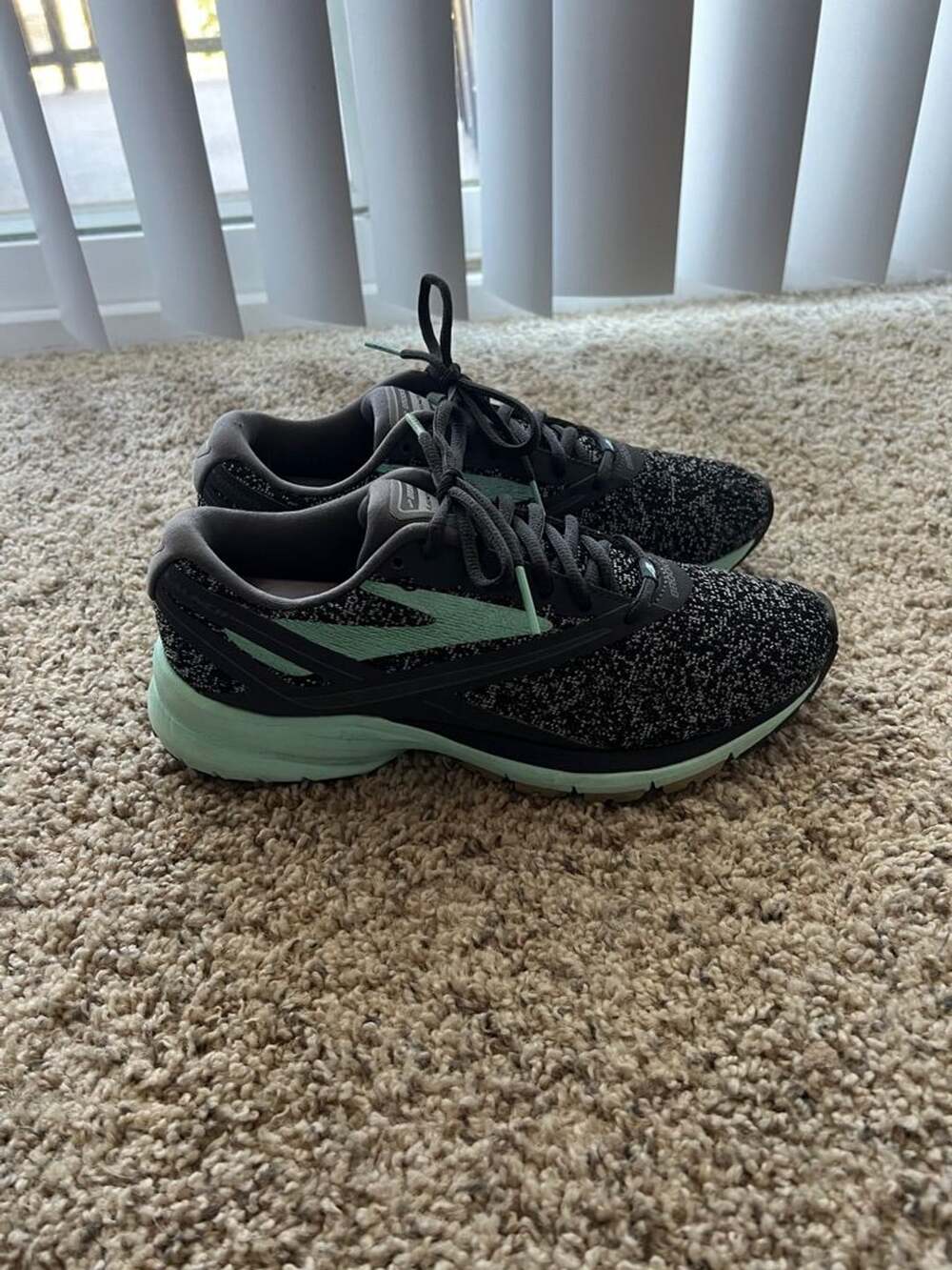 Brooks Launch Running Shoes Black Mint Green Women’s Size 7.5